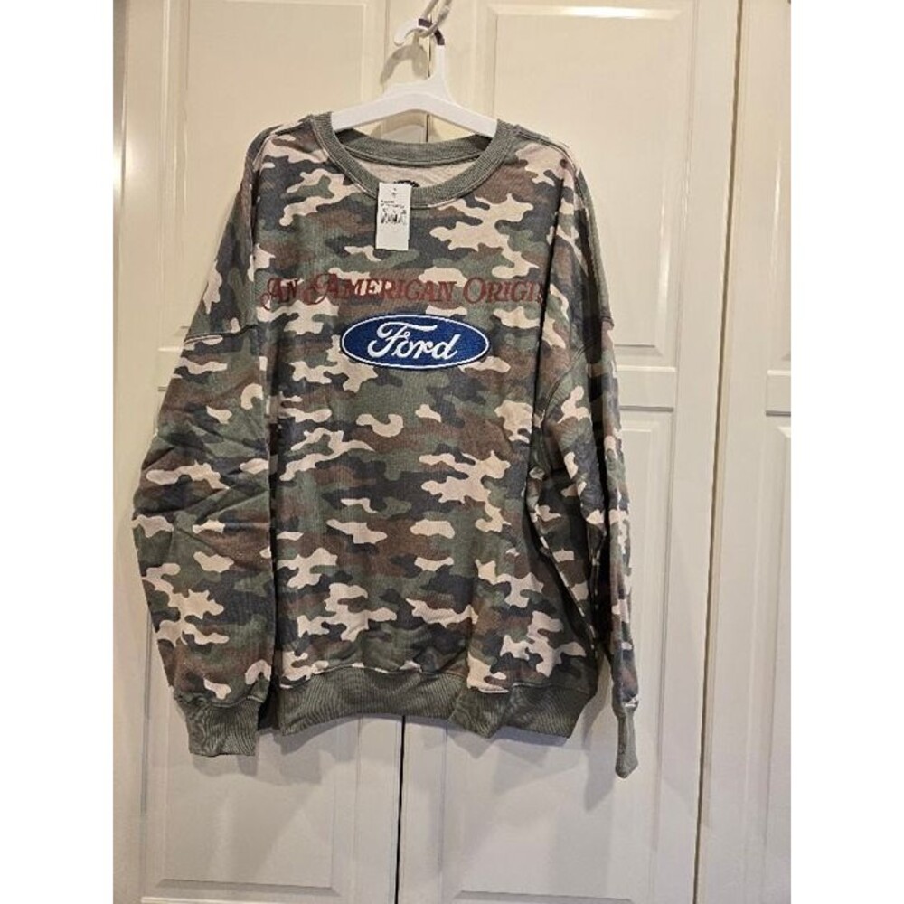 Ford "An American Original" Camouflage Crewneck Sweatshirt Womens 1X NEW